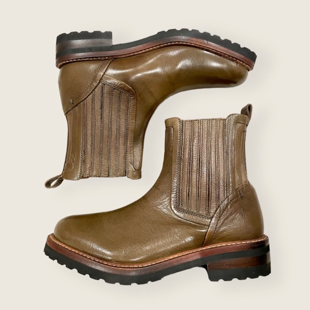 FRYE Ella Chelsea Moto Boots
